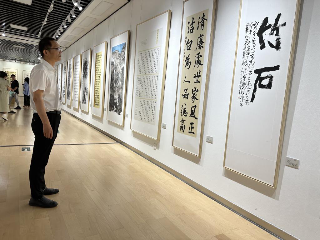 信息系党支部开展“齐风清韵”廉洁文化教育主题党日活动-淄博师专信息系